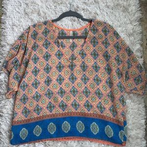 🎀Very chic patterned short sleeve blouse!